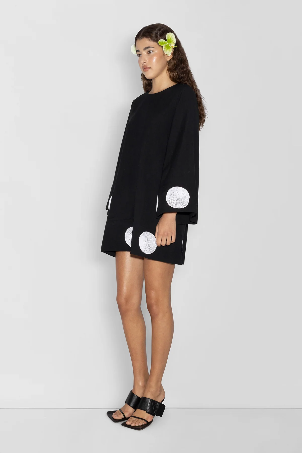 Filipa Embroidered Mini Dress - Noir - Image 3