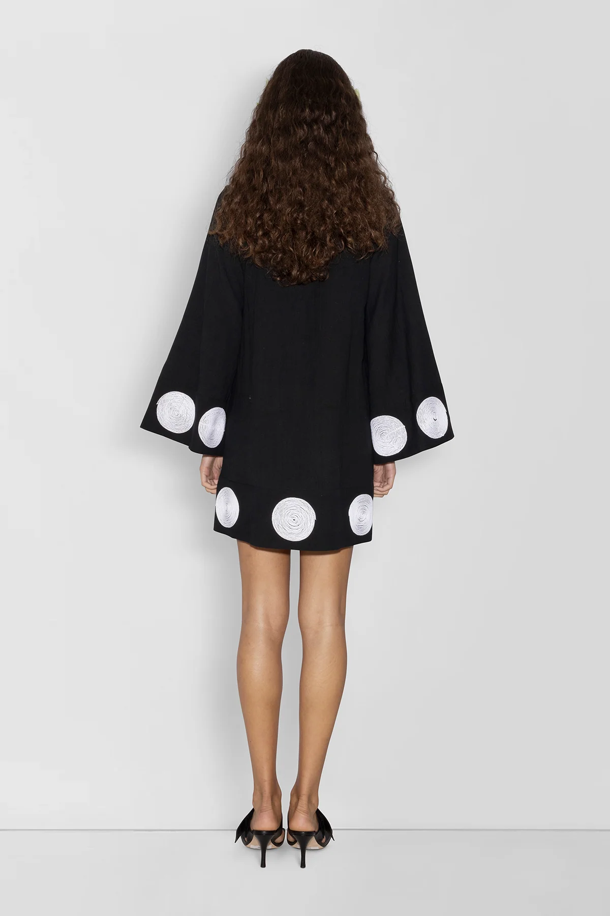 Filipa Embroidered Mini Dress - Noir - Image 4