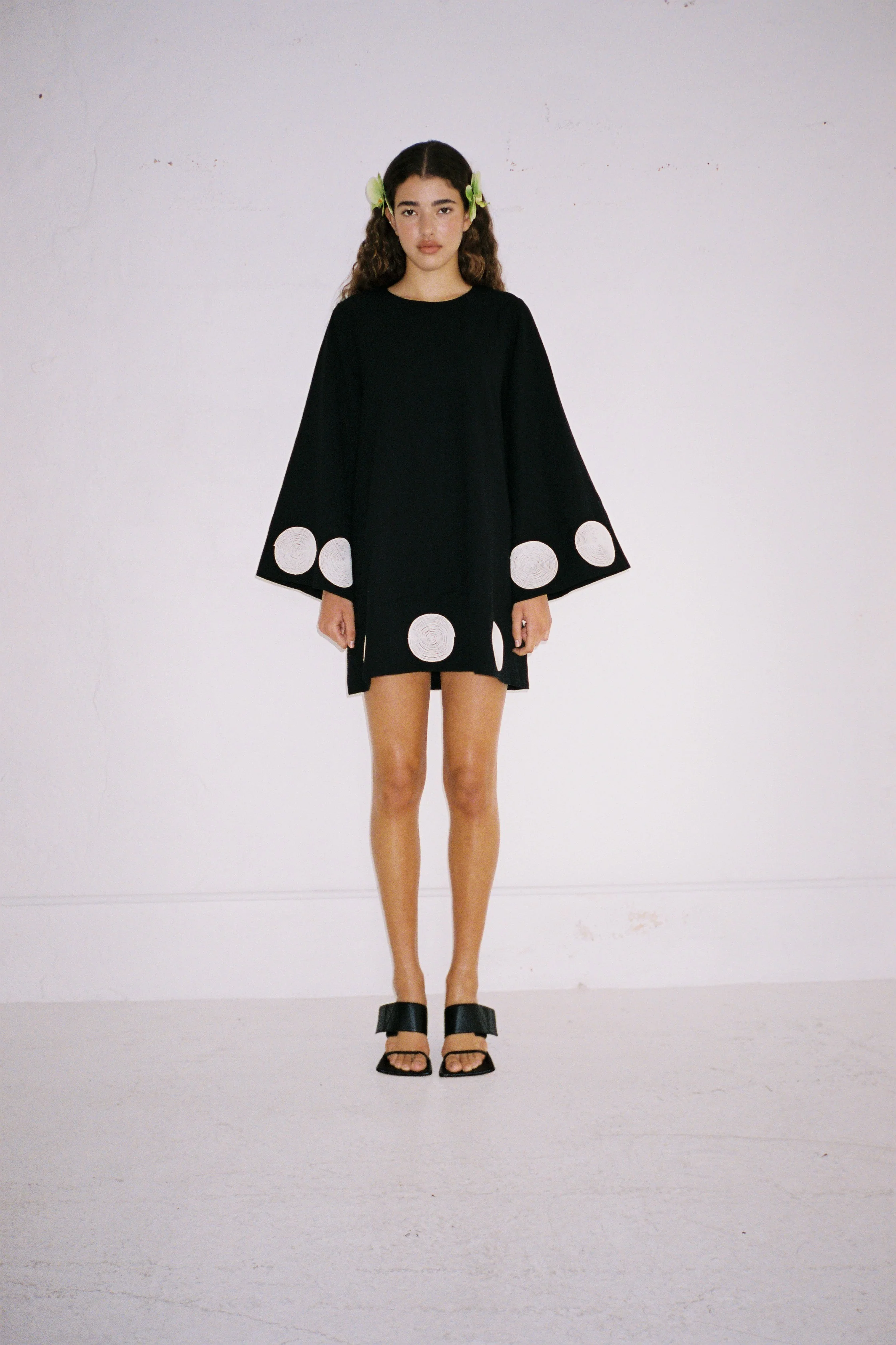 Filipa Embroidered Mini Dress - Noir - Image 6